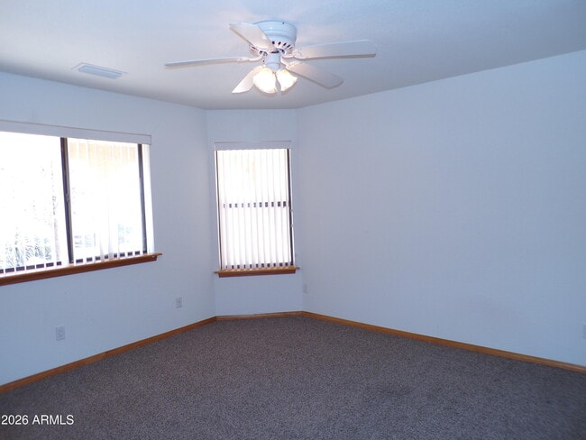 Building Photo - 10800 Sundance Ln