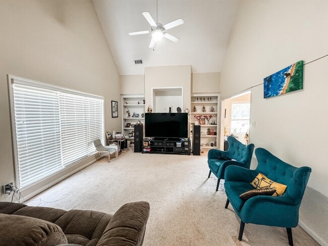 Building Photo - 520 Hunters Mill Cove