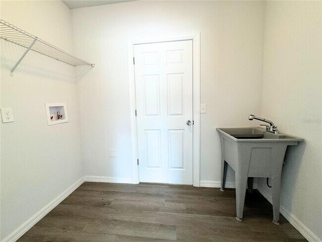Building Photo - 1310 Tallahassee Ct