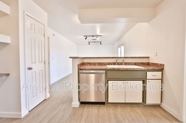 Building Photo - 3009 E Caballero St