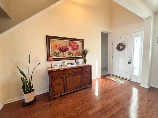 Building Photo - BEAUTIFUL HOME AVAILABLE APRIL 1ST