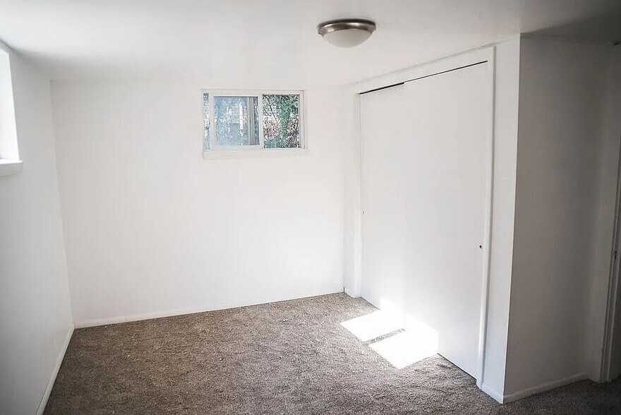 Building Photo - 144 S 500 W