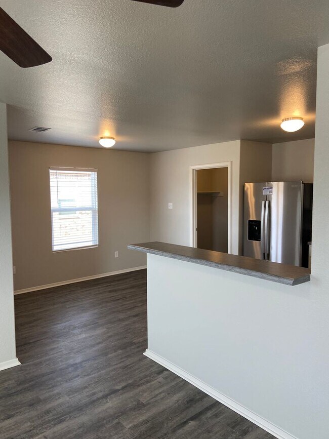 Building Photo - *PreLeasing* Four Bedroom | Two Bath Home in Bridlewood