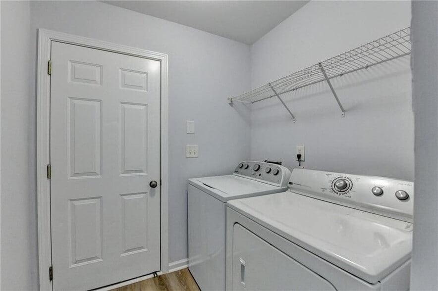 Building Photo - 831 New Liberty Way