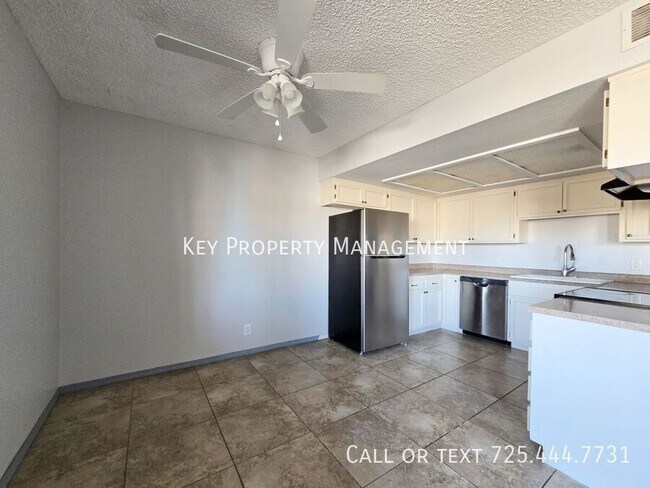 Building Photo - 3720 Snorkel Cir