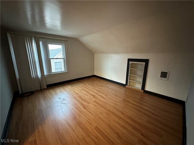 Building Photo - 70 Clifton Dr