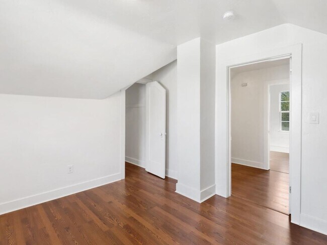 Building Photo - 1812 El Monte Ave