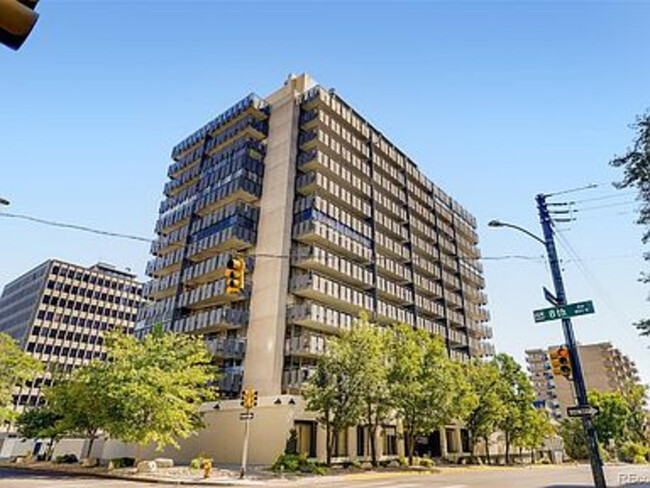 Building Photo - 790 N Washington St