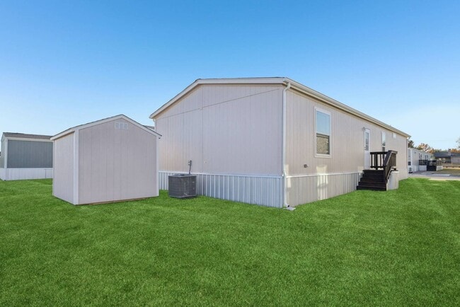 Building Photo - 1611 American Dr