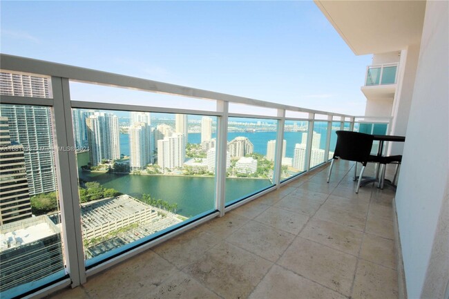 Building Photo - 950 Brickell Bay Dr