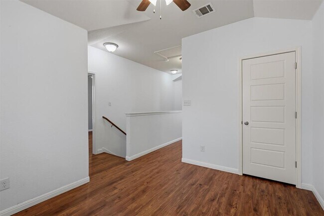 Building Photo - 5908 Red Bud Ridge Ln