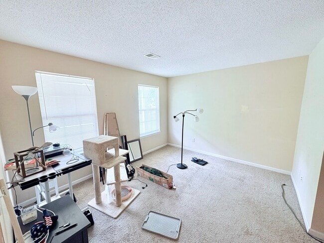 Building Photo - 504 Kingsman Ln