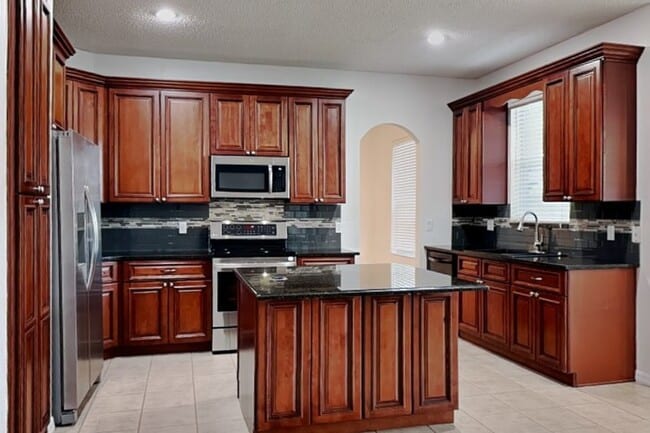 Building Photo - 9525 Southern Garden Cir
