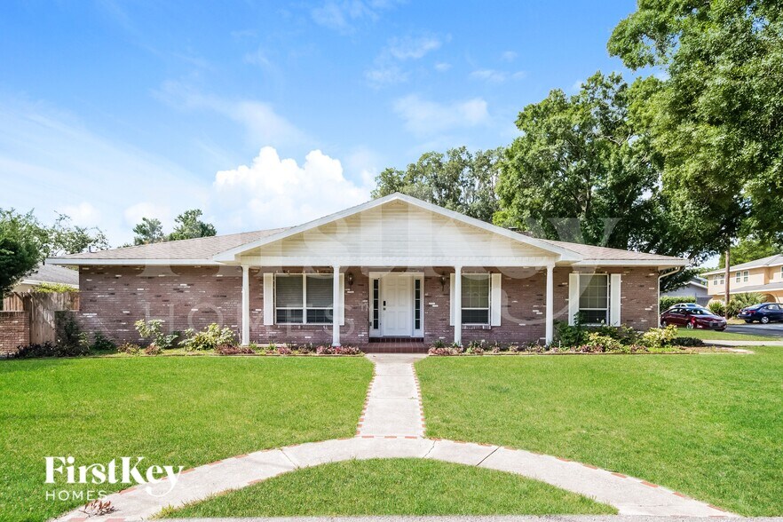 Primary Photo - 815 Lake Elbert Ct