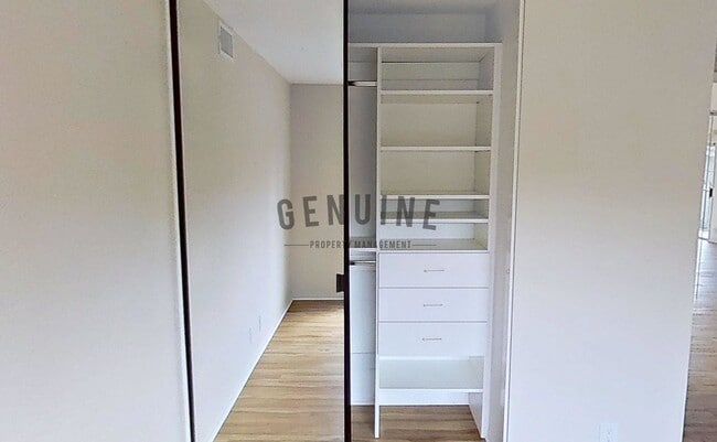 Building Photo - 2Bd 1Ba Condo in Newport Beach