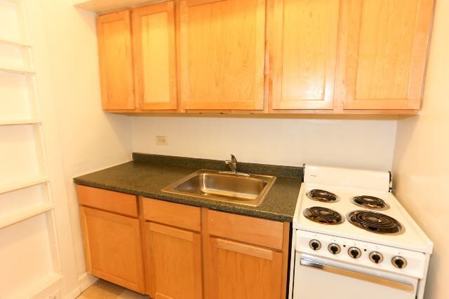 Building Photo - 539 W Arlington Pl