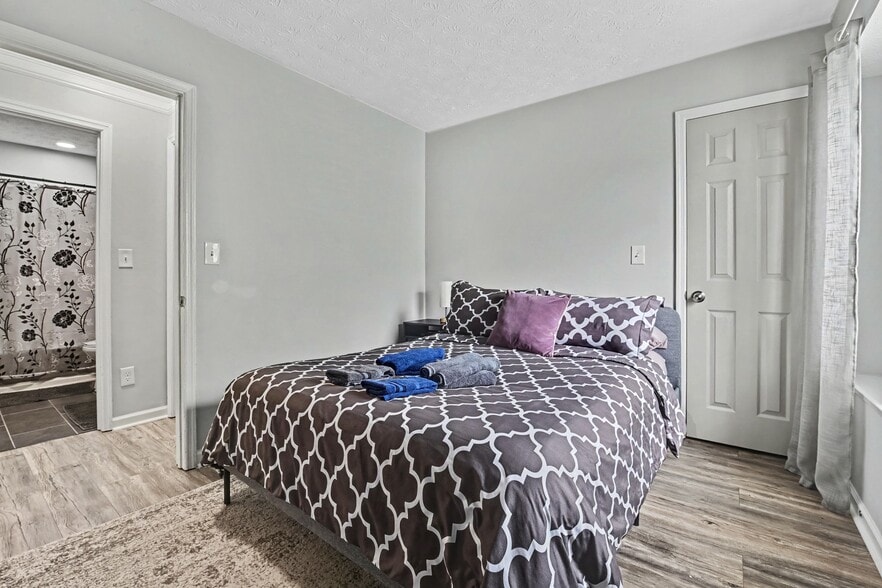 Building Photo - 1541 Clifton Downs Dr SE