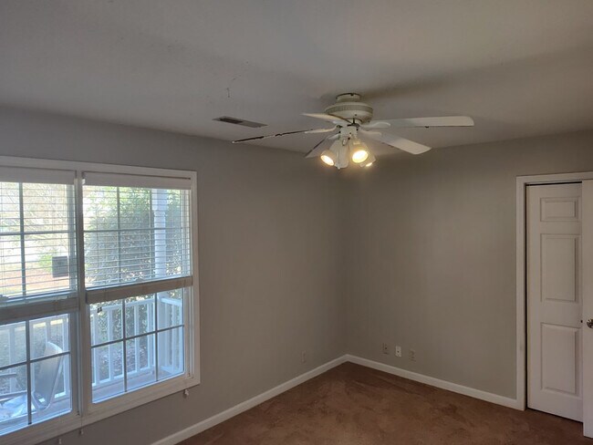 Building Photo - 1450 Morris Way Dr