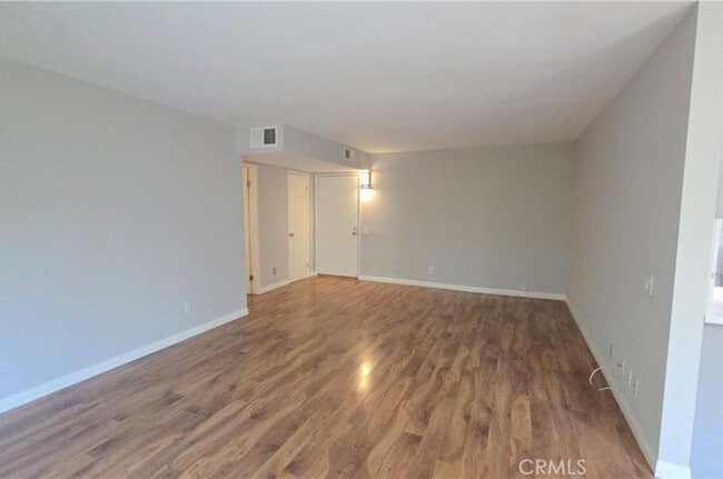 Building Photo - 5400 Lindley Ave