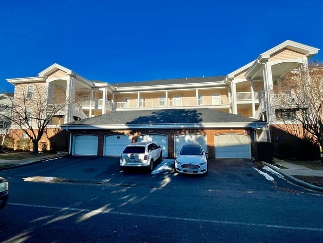 Building Photo - MeadowVista9041