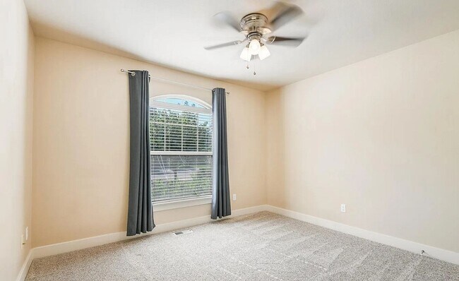 Building Photo - Beautiful 3 bed 2.5 bath home in Meridians Bridgetower community just off Ten Mile and W McMillan Rd