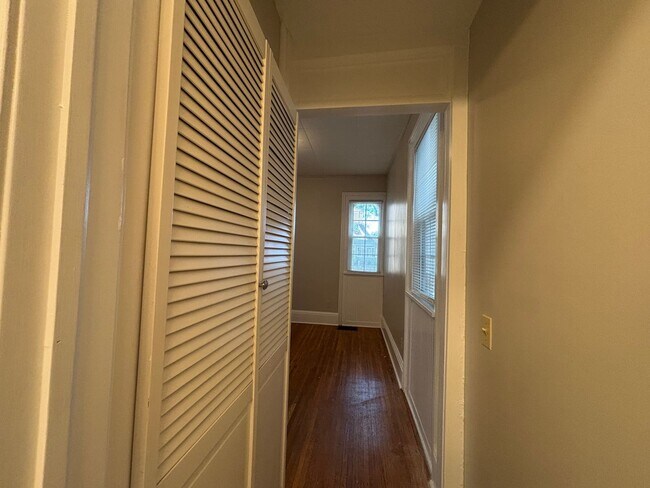 Building Photo - 189 Meigs St