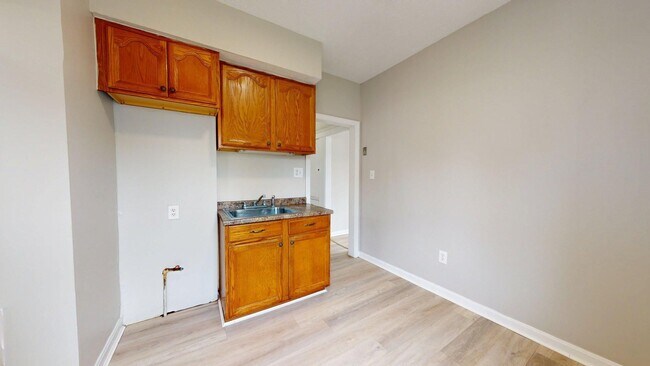 Building Photo - 3816 W 36th St