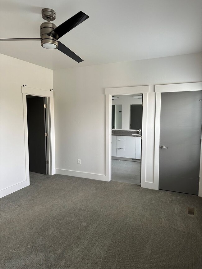 Building Photo - Beautiful  4 bedroom home in Woodland Park...