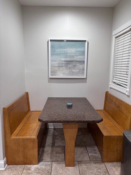 Kitchen - 4 N Pistakee Lake Rd