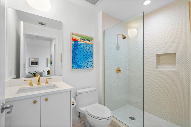 Building Photo - 801 S Olive Ave