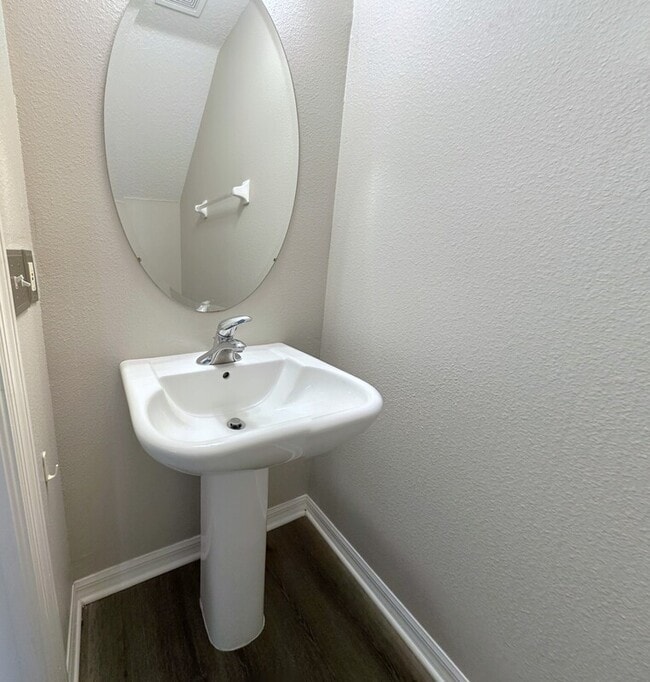Building Photo - 9828 Fan Palm Way