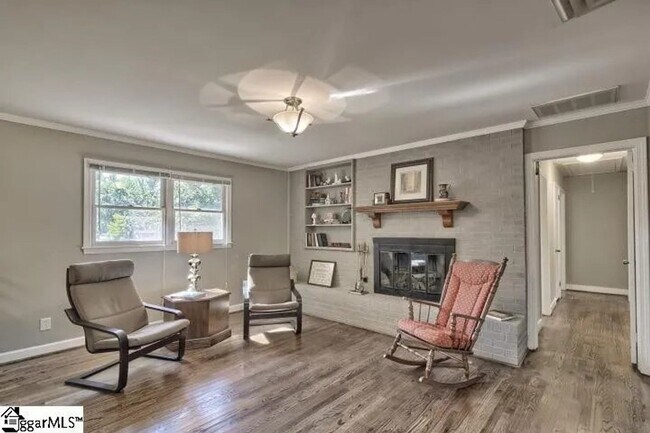 Building Photo - 414 Mapleton Dr