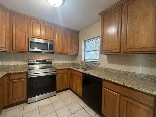 Building Photo - 1818 San Mateo Dr