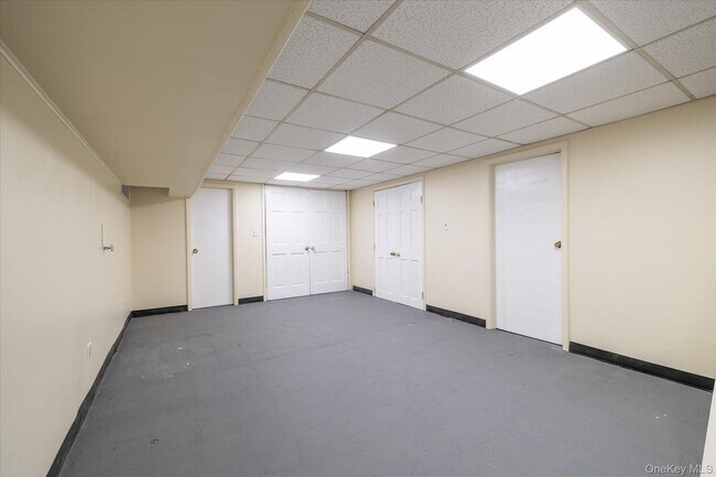 Building Photo - 25 Aldred Ave