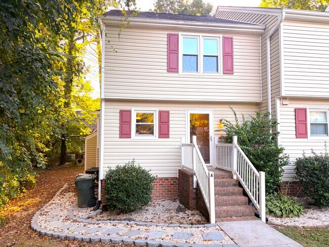 Building Photo - 6813 Glendower Rd