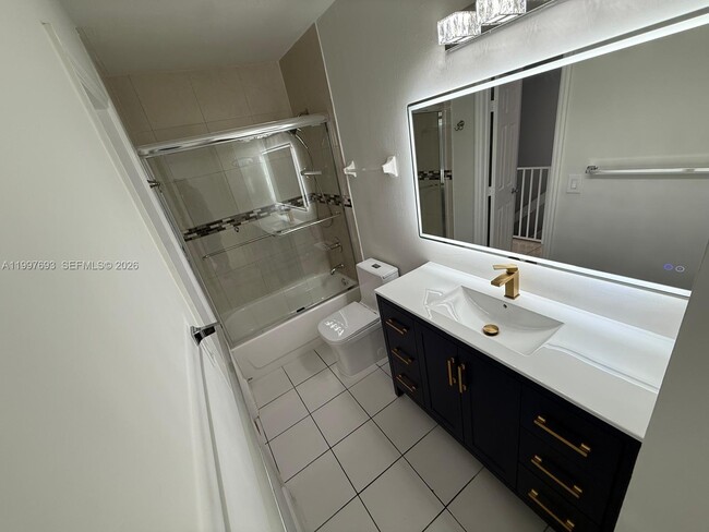 Building Photo - 2630 W 76th St