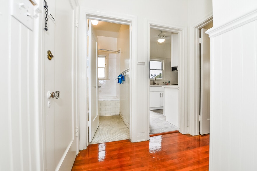 Building Photo - 237 Pacific St