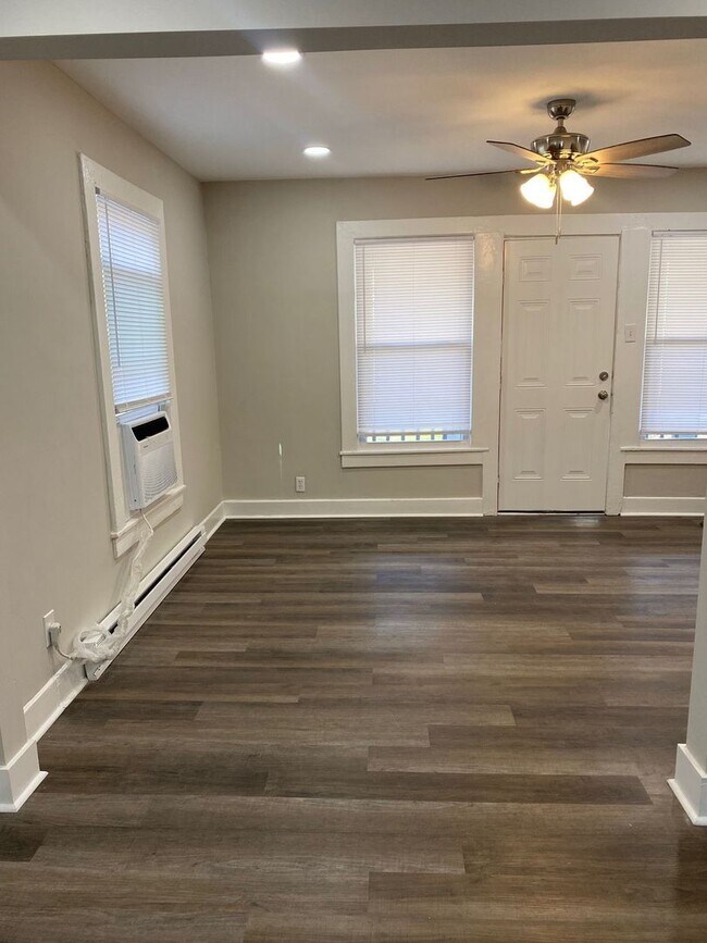 Building Photo - Freshly Renovated 2BR Duplex in the Heart of Portsmouth!