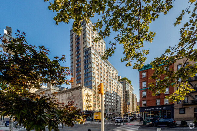 Building Photo - Carnegie Hill Place