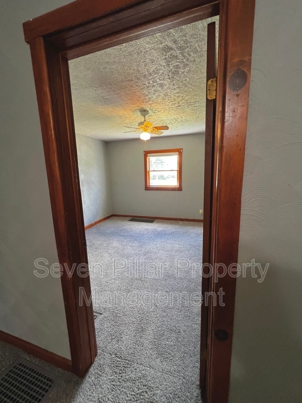 Building Photo - 504 Martin St