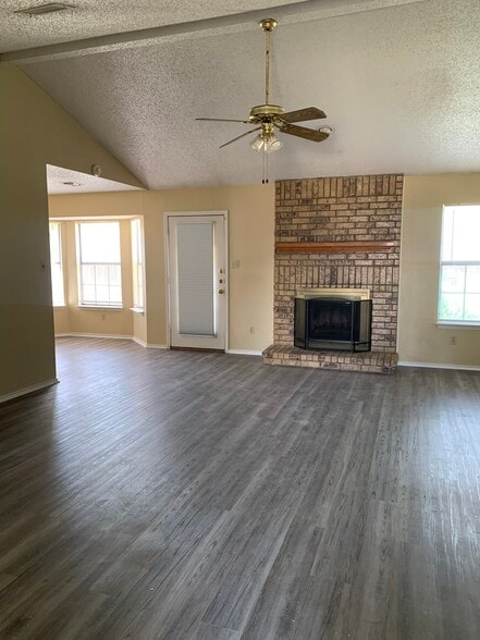 Building Photo - 307 Eichelberger Dr