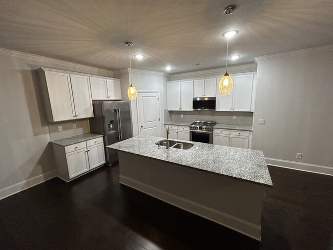 Building Photo - 6031 Villa Ford Ln