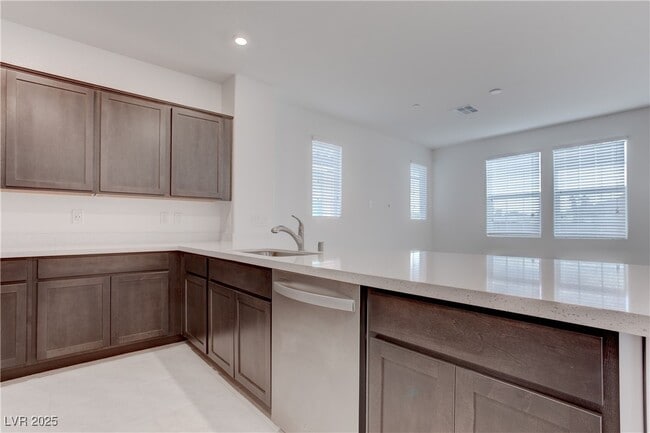 Building Photo - 618 Bellus Pl