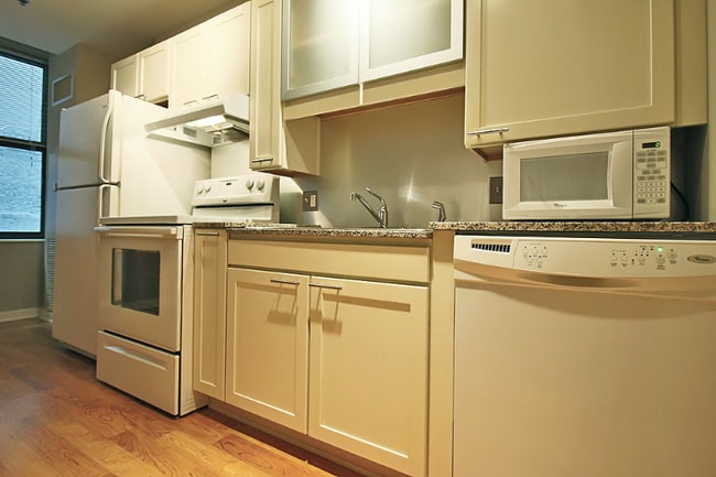 Building Photo - 13 W Randolph St