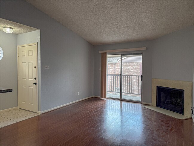 Building Photo - 3100 Jeanetta St