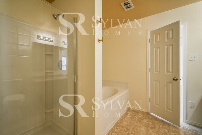 Building Photo - Everything you have been dreaming of is here. Lease today!