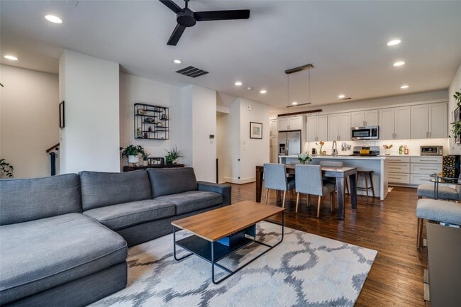 Building Photo - Prime Lower Greenville location with an open floorplan!