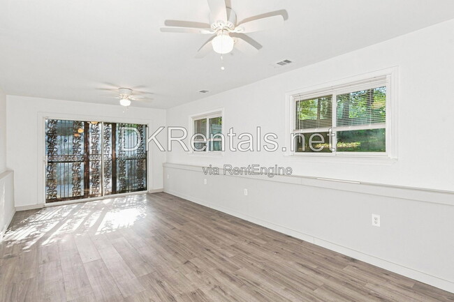 Building Photo - 2494 Glenrock Dr