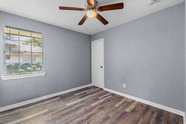 Building Photo - 3415 Gary Ln
