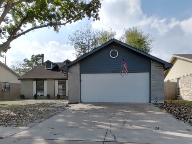 Primary Photo - 2806 Quail Run Dr